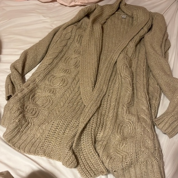 Great new day sweater very little use - Picture 2 of 3